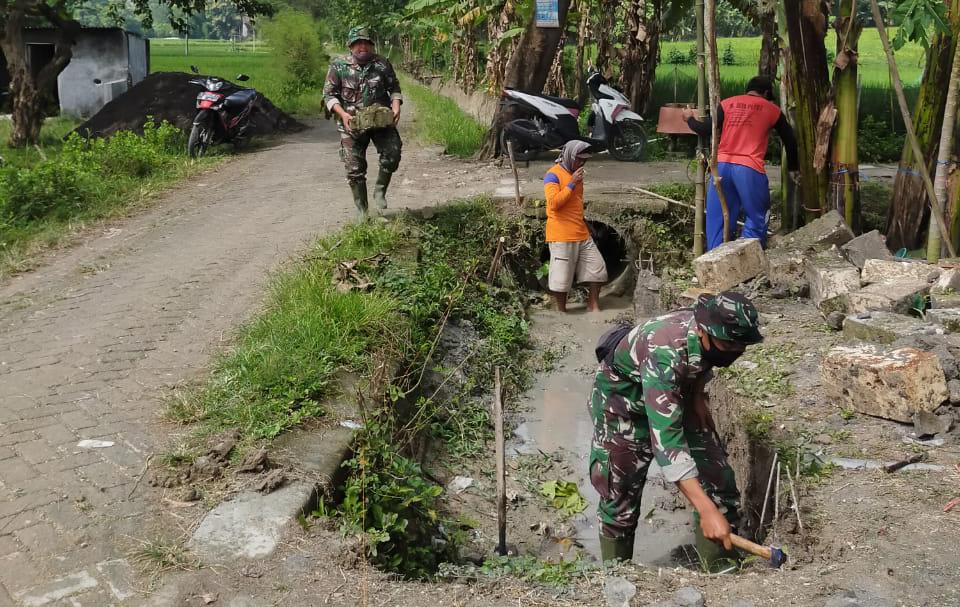 Pembangunan Drainase, TMMD Kodim Bojonegoro Wujudkan Harapan Masyarakat Desa Jatimulyo