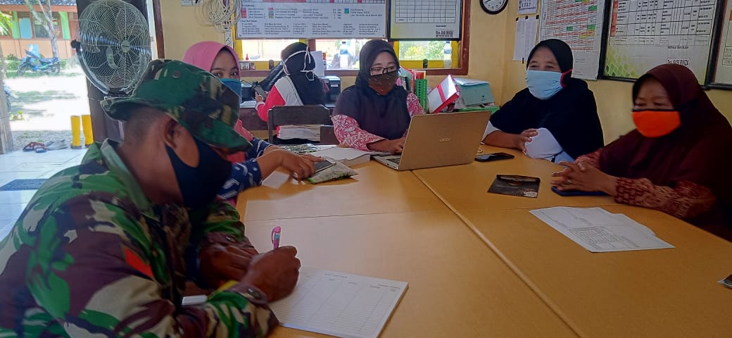 Bersama Guru SD, Satgas TMMD Kodim Bojonegoro Bahas Proses Belajar Di Masa Pandemi