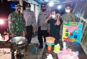 Laksanakan Himbauan 5M Dan Bagi Masker, Koramil 12/Bendosari Bersama Polsek dan Satpol PP Kec. Bendosari Untuk Cegah Covid-19