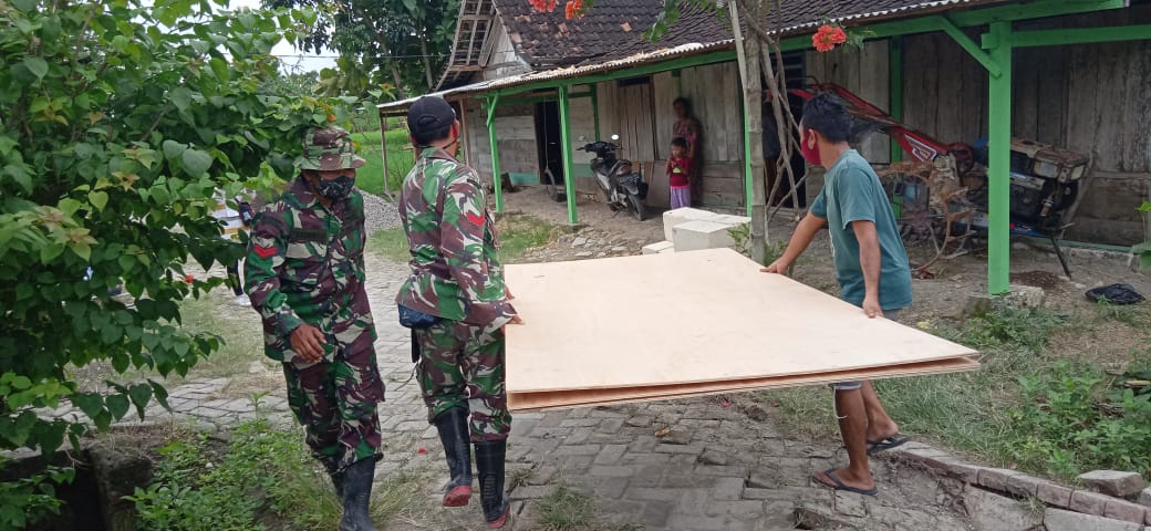 Rehab Rumah Program Aladin TMMD Kodim Bojonegoro Dikerjakan