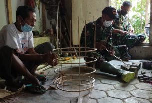 Ada Saja Yang Dipelajari Satgas TMMD Kodim Bojonegoro Dari Warga
