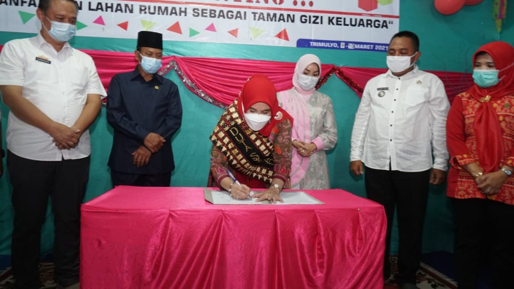 Winarni Nanang Ermanto secara resmi membuka Gebyar Desa Sadar Gizi