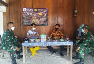 Satgas Bersama Dinas Peternakan Bojonegoro Berikan Sosialisasi Kesehatan Hewan