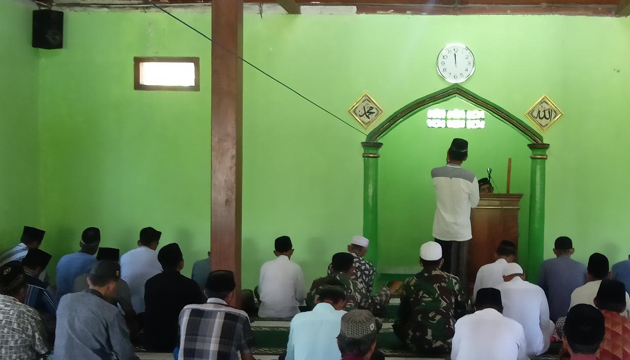 Satgas TMMD Kodim Bojonegoro Di Tambakrejo Tetap Jalankan Ibadah Bersama