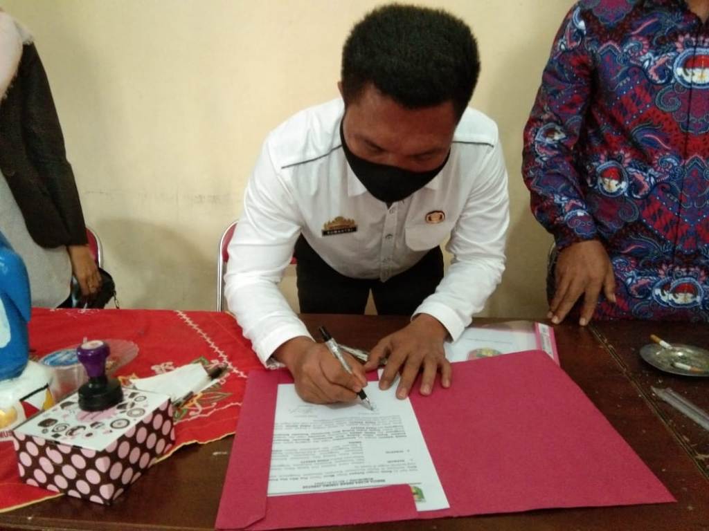 Ketua BHP Hadiri Sertijab Pekon Padang Ratu Kecamatan Wonosobo