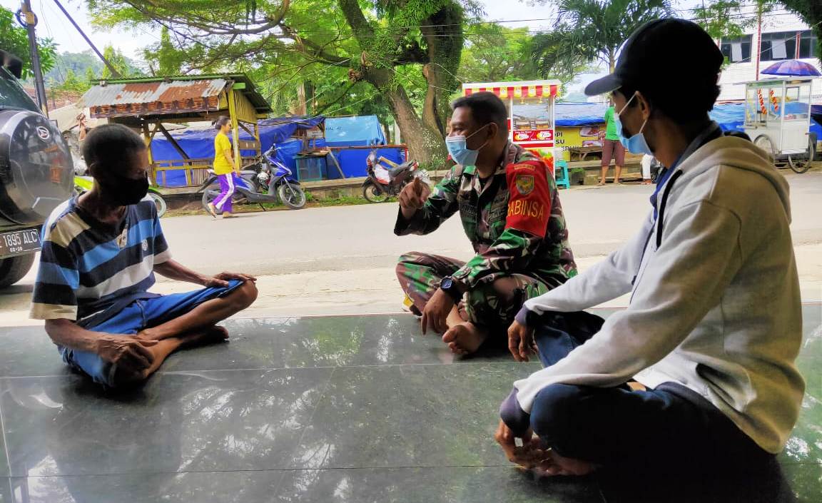 Melalui Anjangsana Babinsa Koramil 410-05/TKP Bangun Hubungan Baik