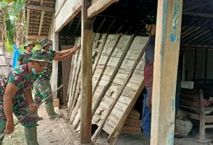 TMMD Kodim Bojonegoro, Rumah Mbah Yadi Dibongkar Satgas