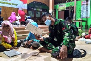 Jadi Guru Les, Ini Yang Dilakukan Anggota Satgas TMMD Kodim Bojonegoro Pratu Ibnu Bachtiar