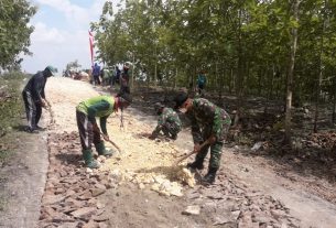 TNI Dan Masyarakat, Kebut Perbaikan Jalan Program TMMD Kodim Bojonegoro