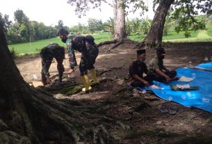 Rawat Kelestarian Lingkungan, Satgas TMMD Kodim Bojonegoro Dan Masyarakat Bersih-Bersih Punden