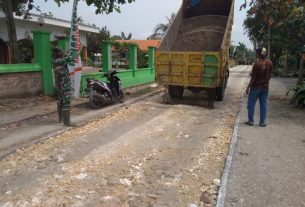 Pasir Berdatangan, Satgas TMMD Kodim Bojonegoro Dan Warga Siap Perbaiki Jalan Kalongan