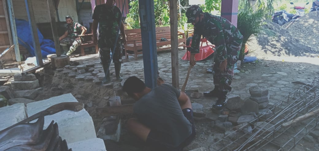 Renovasi Rumah Warga Kurang Mampu, Satgas TMMD Kodim Bojonegoro Kerjakan Program Aladin