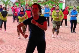 Ajak Masyarakat Sehat Dan Bugar, Dispora Bojonegoro Adakan Senam Bersama Dilokasi TMMD