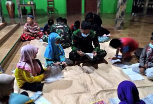 Tumbuhkan Jiwa Nasionalisme, Satgas TMMD Kodim Bojonegoro Berikan Wasbang Anak-Anak Ngrancang