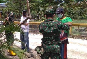 Jelaskan Program Fisik TMMD Kodim Bojonegoro, Satgas Dan Babinsa Komsos Dengan Warga