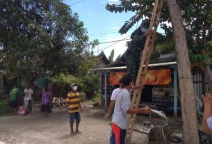Satgas TMMD Kodim Bojonegoro Pasang Lampu Jalan Dusun Kalongan