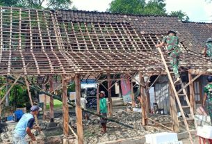 TMMD Kodim Bojonegoro Bantu Pengecatan Poskedes Ngrancang