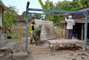 Melalui Program Aladin, Satgas TMMD Kodim Bojonegoro Renovasi Rumah Warga Tidak Mampu