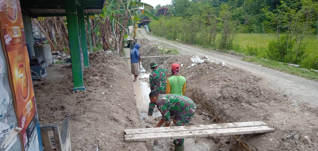 TMMD Bojonegoro, Personel Satuan Tugas Dan Warga Kerjasama Bangun Gorong-Gorong