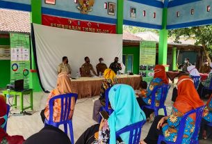 Dinas P3AKB Bojonegoro Sosialisasi Program Bangga Kencana Pada TMMD Tambakrejo