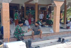 Perkuat Ukhuwah Islamiyah, Satgas TMMD Kodim Bojonegoro Ikuti Pengajian