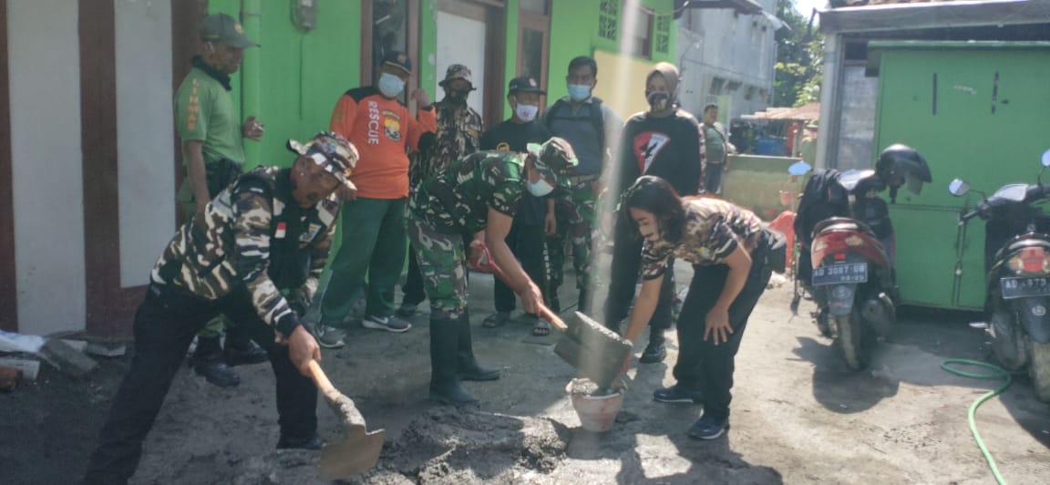 Mantap..!! FKPPI 1135 Surakarta Turut Sukseskan TMMD Sengkuyung Tahap I di Kota Solo