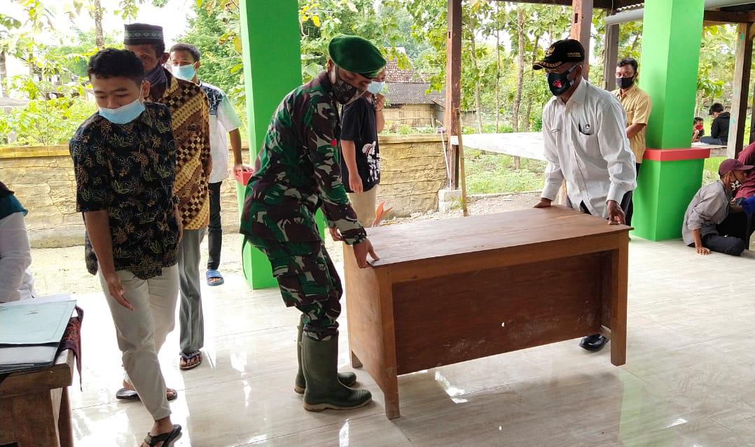 Tak Tinggal Diam, Satuan Tugas TMMD Bojonegoro Ikut Menata Lokasi Pelayanan