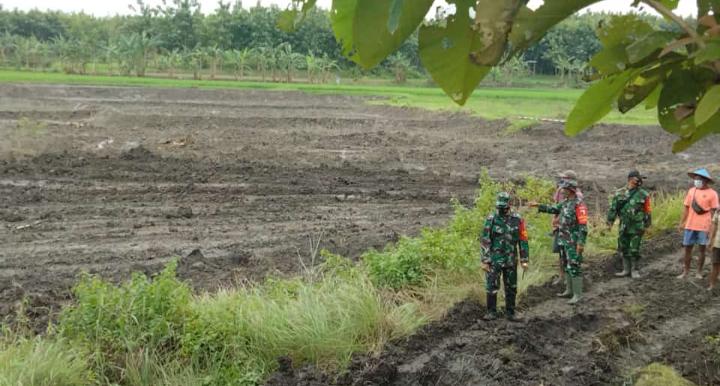 Dansatgas Melaksanakan Pengawasan Normalisasi Sungai Program TMMD Bojonegoro
