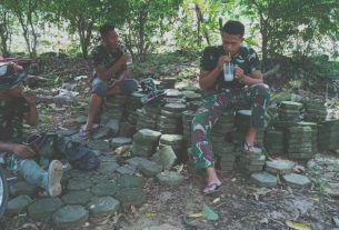 Keakraban Satuan Tugas TMMD Bojonegoro Di Jeda Kegiatan Program