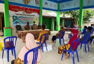 TMMD Bojonegoro, Lansia Kalongan Dapat Bantuan Paket Sembako