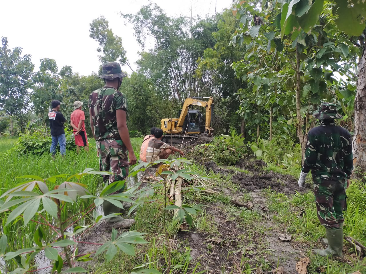 Satgas TMMD Bojonegoro Monitoring Pengerjaan Normalisasi Sungai Ngrancang