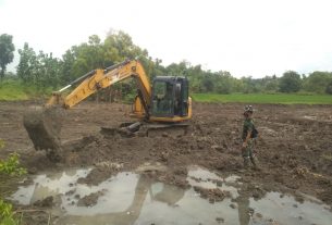 Satuan Tugas TMMD Bojonegoro Lakukan Normalisasi Sungai Ngrancang Dengan Alat Berat