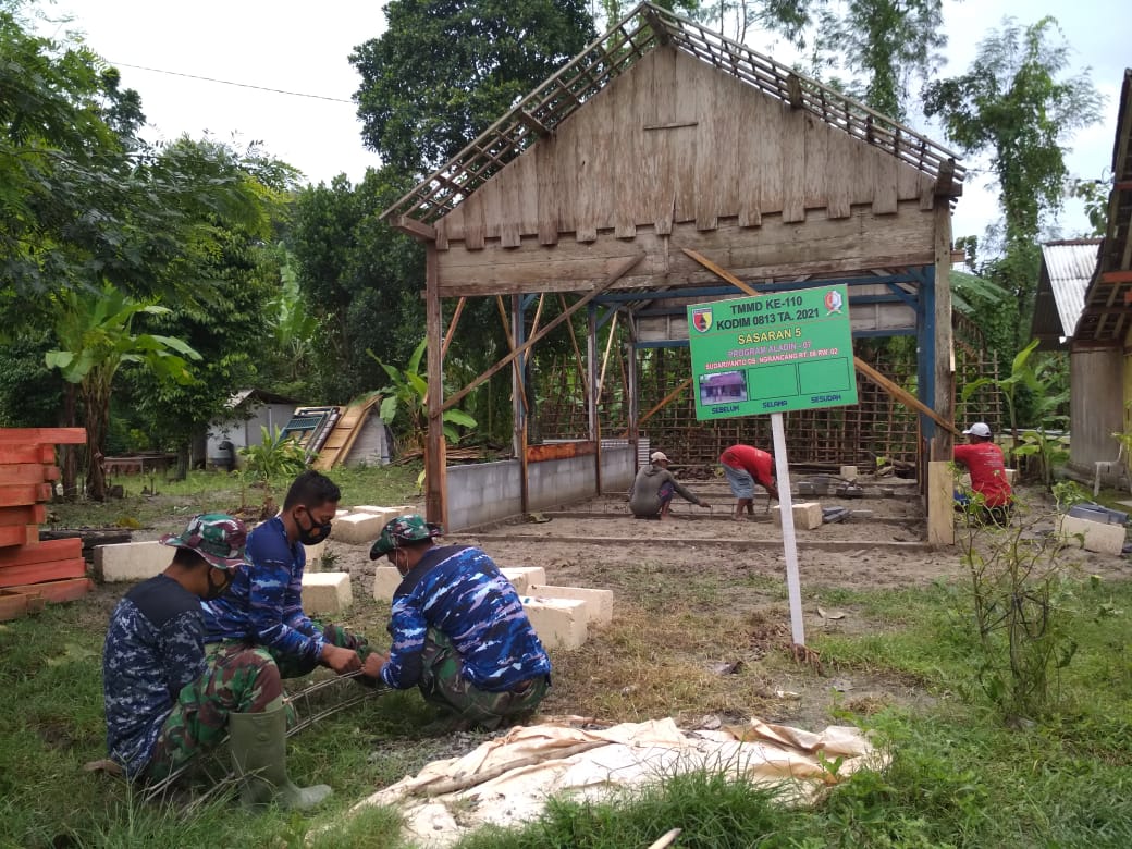 Satuan Tugas TMMD Bojonegoro Ram Besi Pembangunan Rumah Warga