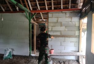 Lagi, Satu Rumah Sasaran Program Aladin TMMD Bojonegoro Di Ngrancang Dibedah TNI
