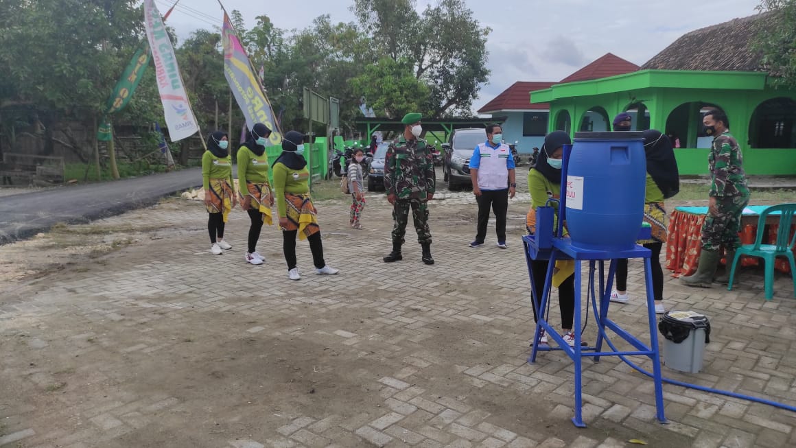 Senam Akupunktur Dilokasi TMMD Bojonegoro Tetap Terapkan Disiplin Prokes