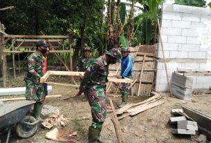 Program Aladin, Satgas TMMD Bojonegoro Bersama Warga Garap Gawangan Pintu