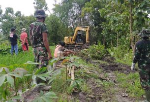 TMMD Tambakrejo Bersinergi Dengan Dinas PU-SDA Bojonegoro Normalisasi Sungai