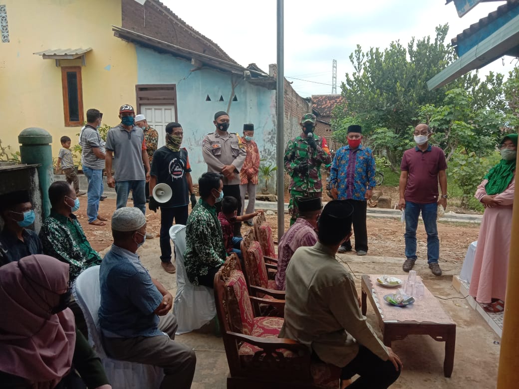 Serka Agus Raharjo bersama dengan Gugus Tugas sambangi warga