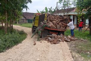 Material Bangunan Jalan Sasaran TMMD Bojonegoro Diturunkan