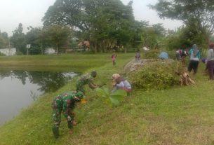Tumpuan Warga Saat Kemarau, Embung Dilokasi Sasaran TMMD Bojonegoro Dibersihkan