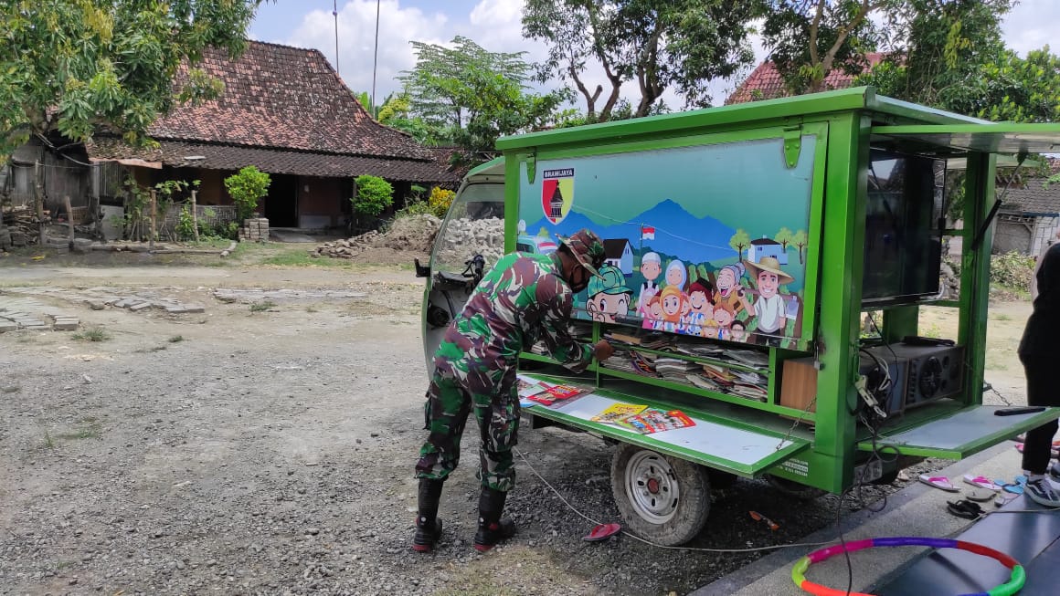 TMMD Bojonegoro Di Tambakrejo Gelar Perpustakaan Keliling