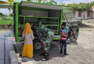 Dorong Minat Baca Masyarakat, Satgas TMMD Bojonegoro Terjunkan SI MOKOS