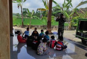 Edukasi Kesehatan Anak-Anak Jatimulyo, Upaya Satgas TMMD Bojonegoro Cegah Paparan Covid-19