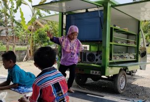 SI MOKOS TMMD Bojonegoro Datang, Buku Bacaan Diserbu Anak-Anak