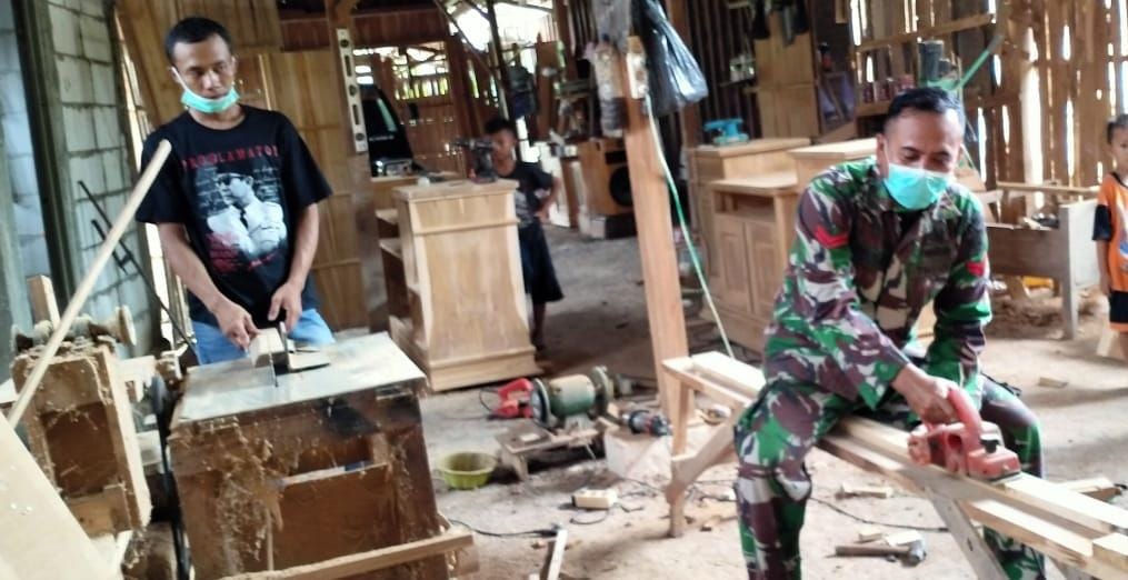 Pengrajin Kayu Jati Ngrancang, Terbantu Adanya Program TMMD Bojonegoro