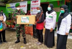 Dua Poskesdes Di Tambakrejo Dapat Bantuan Paket Toga TMMD Bojonegoro