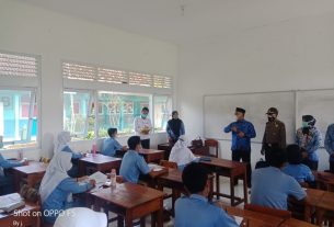 Satgas covid 19 Kecamatan Kotabumi Utara Tinjau Proses KBM Tatap Muka di SMAN 2 Kotabumi