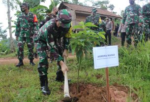 Tim Wasev Laksanakan Penghijauan Di Lokasi TMMD Reguler Kodim 0728/Wonogiri