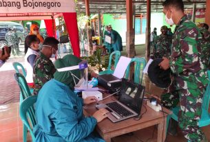 Sebelum Divaksin, Satgas TMMD Bojonegoro Jalani Pemeriksaan Kesehatan