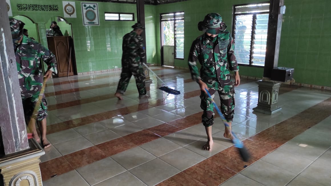 Jaga Kebersihan, Mushalla Dilokasi TMMD Bojonegoro Rutin Dibersihkan